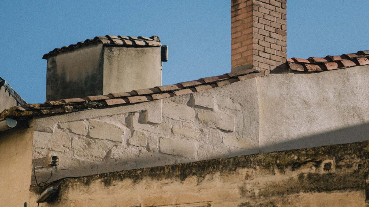 Toitures typiques du Vaucluse, comme à Avignon : Toits en tuiles rondes d'Avignon, Vaucluse